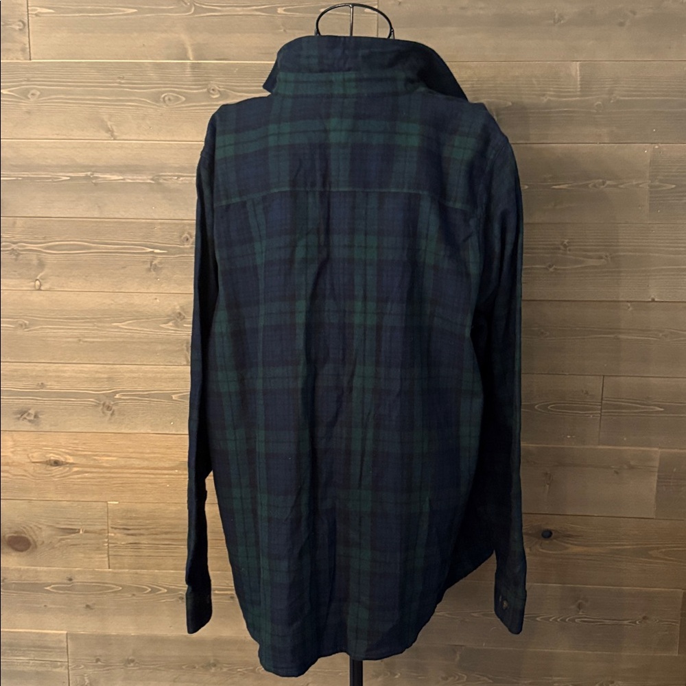 L.L. Bean relaxed fit plaid flannel button-down shirt - Picture 4 of 5